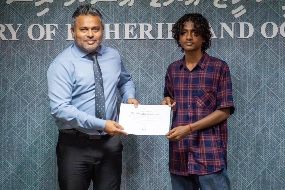 ޔޫތު އިންޓަރންޝިޕް ޕްރޮގްރާމަށް ހޮވުނު ޒުވާން މަސްވެރިންނާ ވަޒީރު ބައްދަލުކުރައްވައިފި