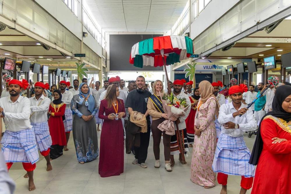 ރާއްޖެއިން 2 މިލިއަން ވަނަ ފަތުރުވެރިޔާ މަރުޙަބާ ކިޔައިފި