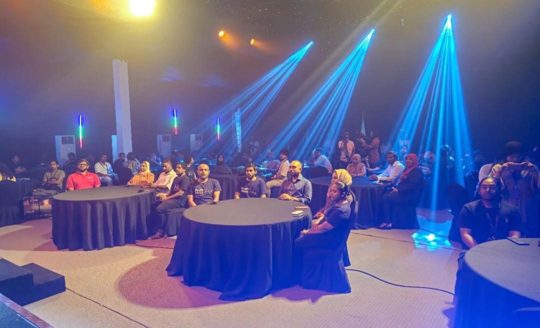 ކޯޑިން ދާއިރާއަށް ޝައުގުވެރިވާ ޒުވާނުންނާއެކު ޔޫތު ހެކަތޯން ފަށައިފި