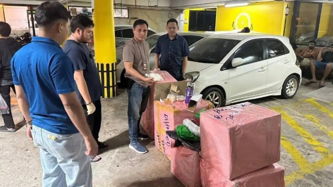 ގިނަ އަދަދެއްގެ މަސްތުވާތަކެއްޗާއެކު ބެންކޮކުގައި ދެ ދިވެހިން ހައްޔަރުކޮށްފިކަމަށް ބައިނަލްއަޤްވާމީ މީޑިއާތަކުން ރިޕޯޓްކޮށްފި