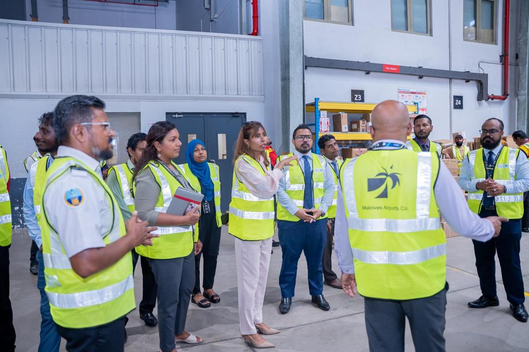 ވީއައިއޭ ގައި ކާގޯ ކްލިއަރެންސްގެ މަސައްކަތްތައް ކުރިއަށްދާ ގޮތް ސަރުކާރުގެ ކަމާގުޅުންހުރި އިދާރާތަކުން ބަލައިފި