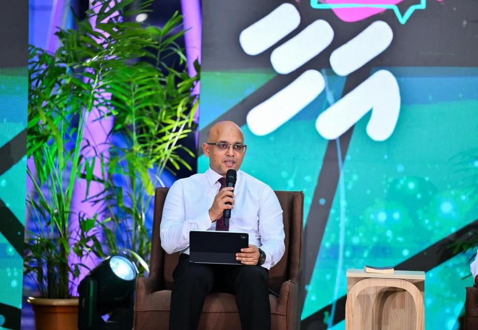 ފައިސާގެ ދަތިކަމެއް ނެތް، 1200 އަށްވުރެ ގިނަ މަޝްރޫއެއް ކުރިޔަށް އެބަދޭ: މިނިސްޓަރ ޒަރީރު