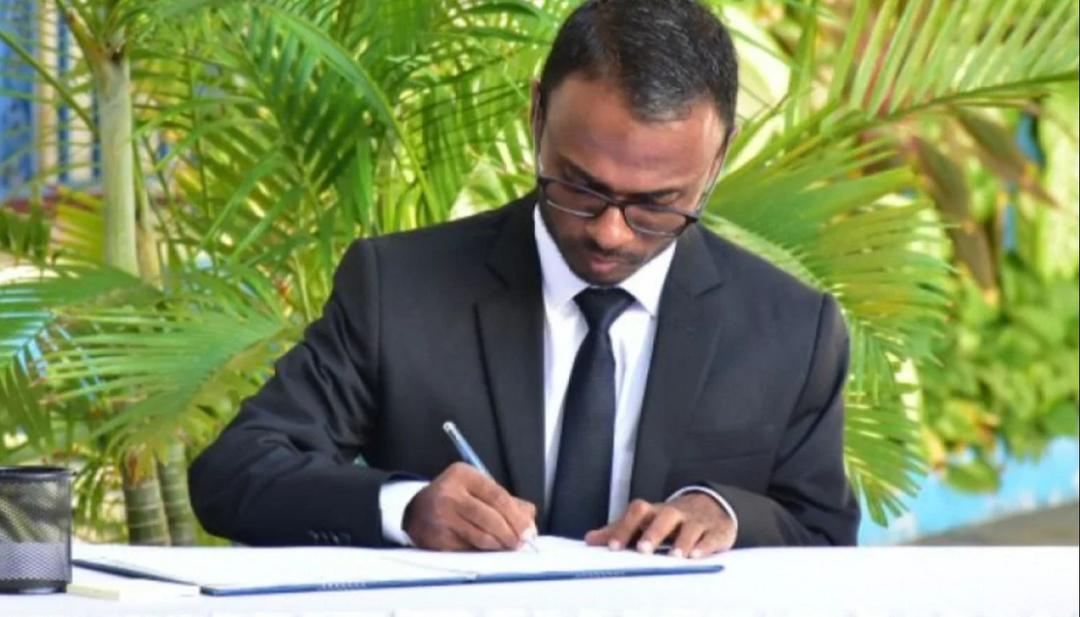 ޤާޟީ އިޙްސާން އިސްތިއުފާ ދީފި