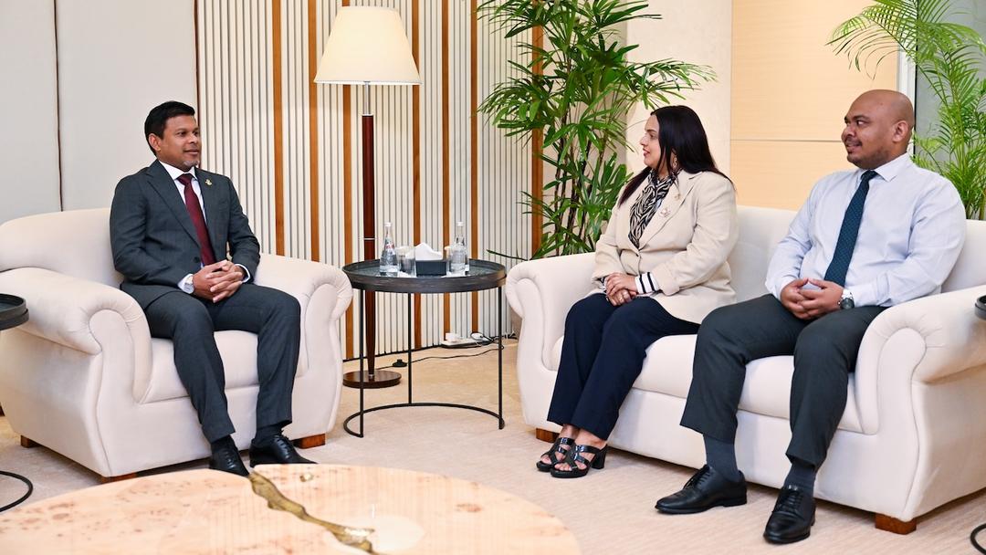 ކޮމަންވެލްތްގެ 28ވަނަ އިސްވެރިންގެ ބައްދަލު ވުމަށް ނައިބު ރައީސް އެންޓިގުއާ އެންޑް ބާބިއުޑާ އަށް ވަޑައިގެންފި
