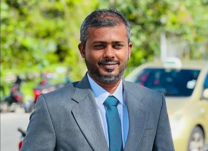 އެމް އެންޑޑީއެފްގެ ކުރީގެ ނޭވަލް އާކިޓެކް ފަސްޓްލެފަޓިނެންޓް ޙަސަން ޒިހާން ދައުލަތުގެ މުހިއްމު މުއައްސަސާތަކެއްގައި ހުޅުޖެހުމަށް ހިތްވަރުދީ ވާހަކަ ދައްކައިފި