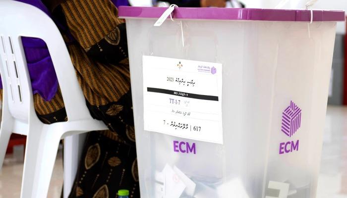 ވޯޓު ފޮށި ބެހެއްޓުމަށް ކަނޑައެޅިފައިވާ އަދަދަށް މީހުން ހަމަނުވެގެން އަލުން ރަޖިސްޓަރީ ކުރުމަށް ހުޅުވާލައިފި