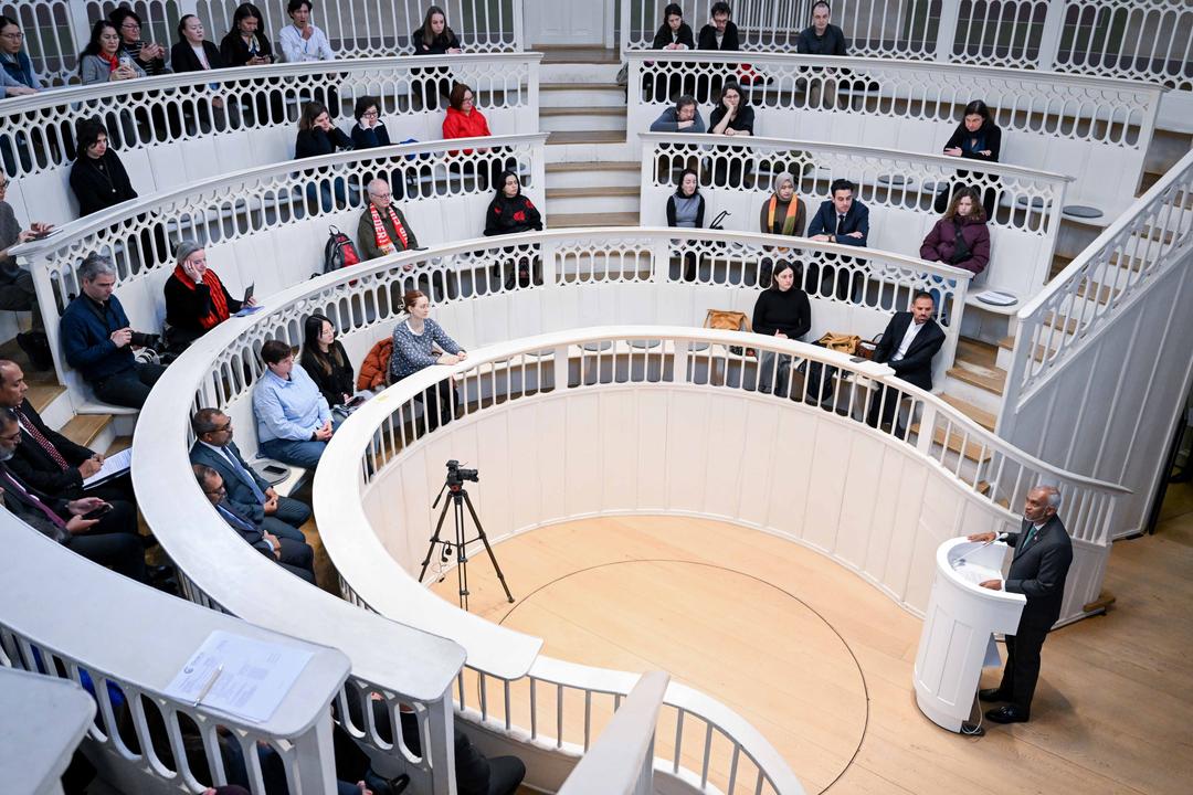 ރައީސް ބަރލިންގެ ހުމްބޯލްޑްޓް ޔުނިވަރސިޓީއަށް ޒިޔާރަތްކުރައްވައިފި