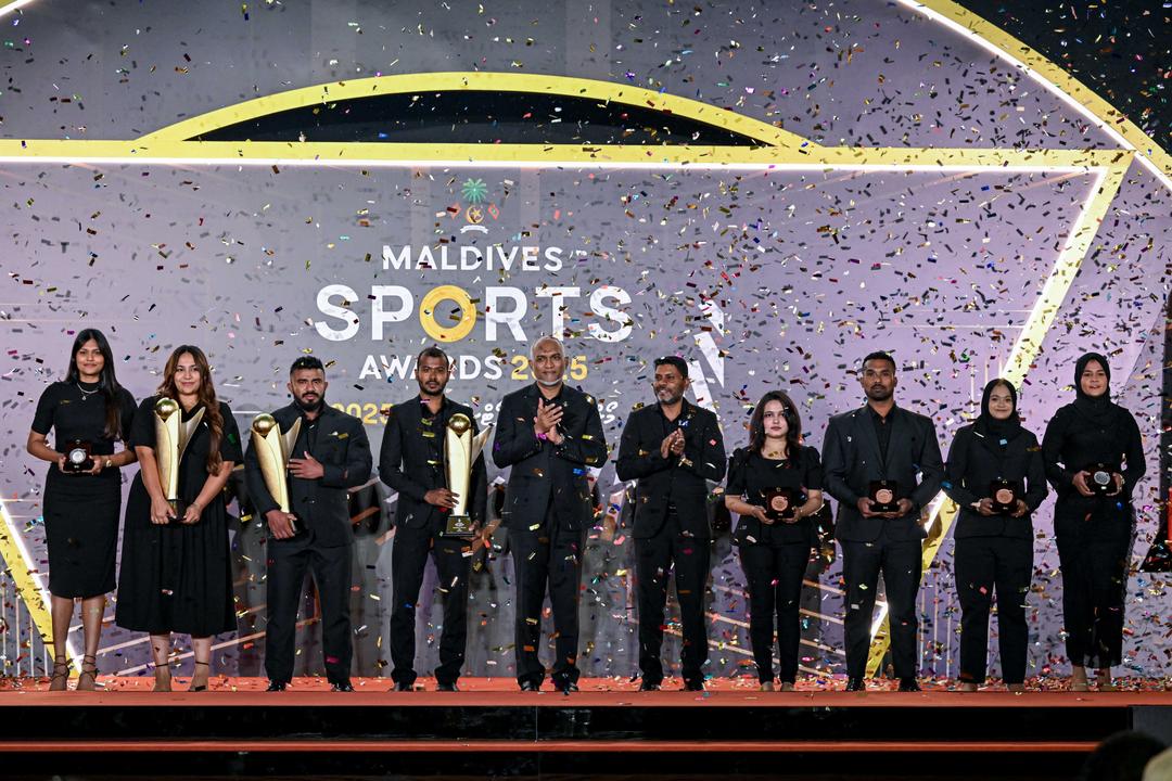 ރައީސް މޯލްޑިވްސް ސްޕޯޓްސް އެވޯޑްސް 2025 ގެ ޝަރަފުވެރި އެވޯޑުތައް ހަވާލުކޮށްދެއްވައިފި