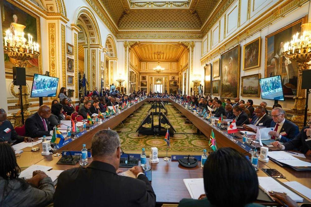 ކޮމަންވެލްތު ގައުމުތަކަށް ކުރިމަތިވެފައިވާ ގޮންޖެހުންތަކަށް ހައްލު ހޯދަނީ