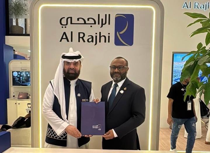 ހުޅުމާލެ ބޮޑު މިސްކިތުގެ މަޝްރޫޢުއަށް ފައިނޭންސްކުރުމުގެ އެއްބަސްވުމުގައި ސޮއިކޮށްފި