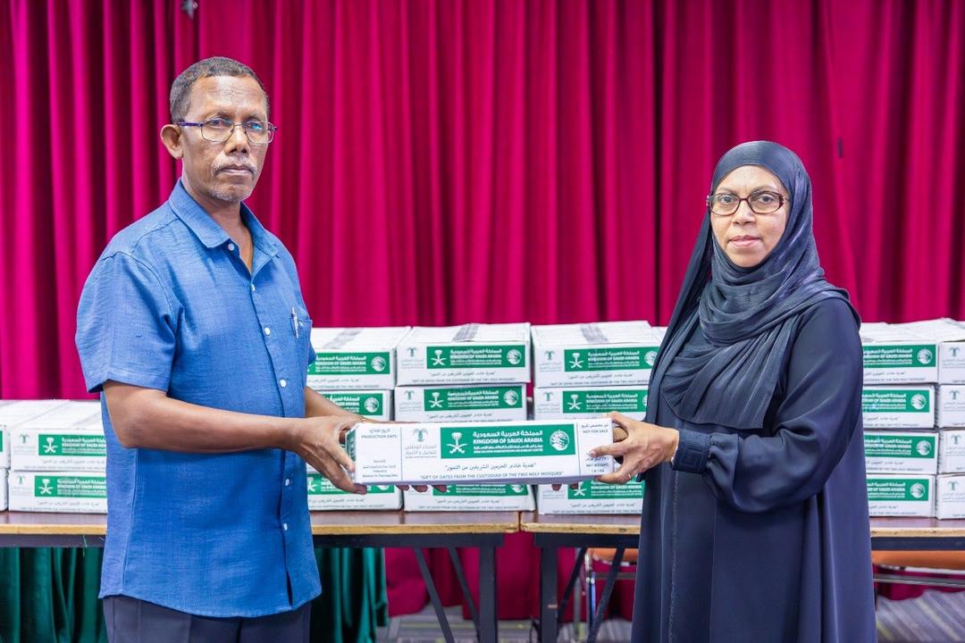 ސަޢުދީން ހަދިޔާ ކުރި ކަދުރު ބަހަން ފަށައިފި