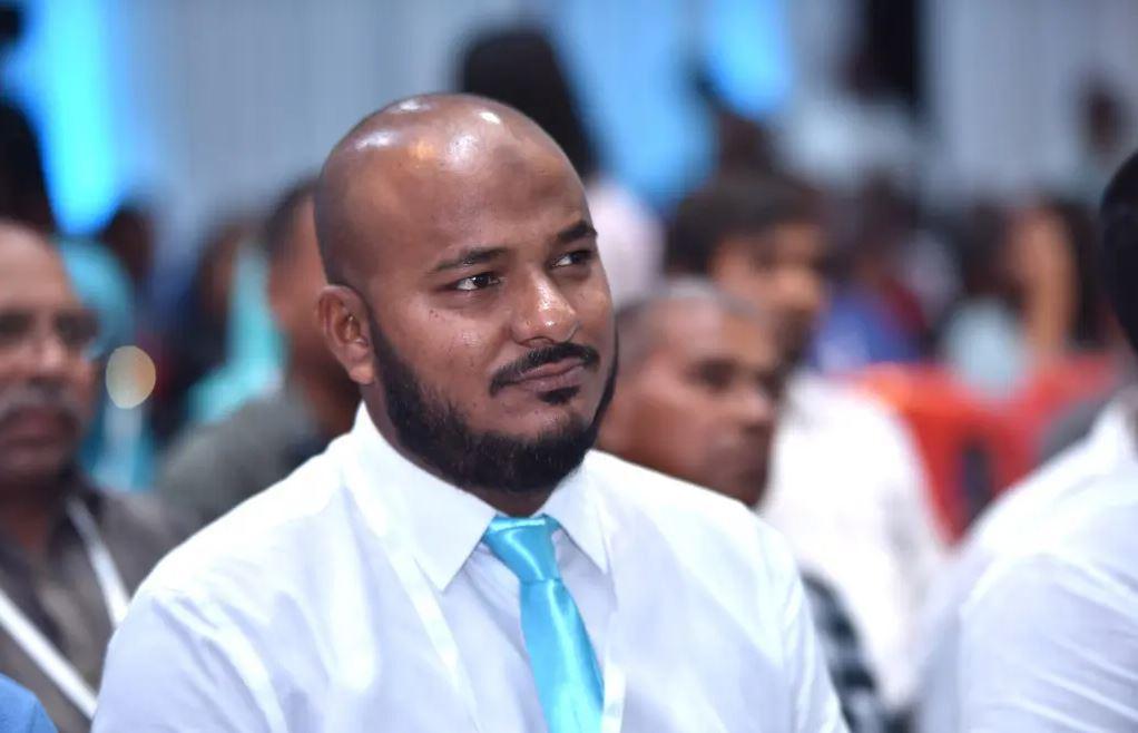 ރައީސް މުއިއްޒަކީ ގިނަ ޕާޓީ އެކުލެވޭ ސިޔާސީ ނިޒާމަށް ފަރިތަ ޑިމޮކްރަސީއަށް ލޯބިކުރައްވާ ވެރިއެއް: މެންބަރު ޝުޖާއު