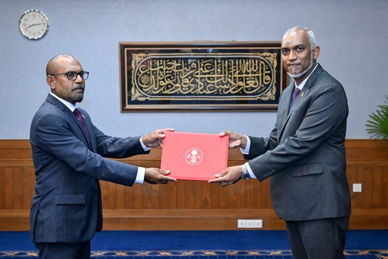 ޑިފެންސް މިނިސްޓަރު ކަމަށް ޙަސަން ރަޝީދު ޢައްޔަންކުރައްވައިފި