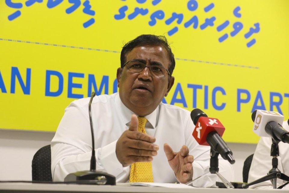 55  މެންބަރުންގެ ސޮޔާއެކު ޕެޓިޝަނެއް ހުށަހެޅިއަސް އިސްތިއުފާ ނުދޭނަން: ޤަފޫރު