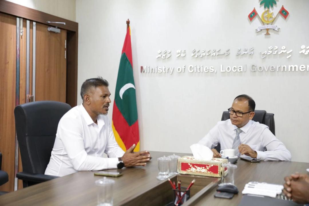 ރައީސުލްޖުމްހޫރިއްޔާއަށާއި، ސަރުކާރަށް ބޭނުންވާ އެއްބާރުލުން ލިބޭނެ: ތިނަދޫ މޭޔަރ