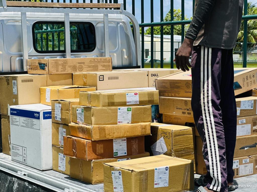  ގއ.އަތޮޅު ތަޢުލީމީ މަރުކަޒަށް ބޭނުންވާ ސާމާނު ފޮނުވައިފި