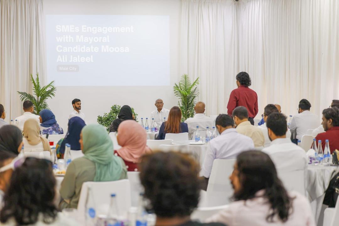 މާލެ ސިޓީގެ ގިނަ ވިޔަފާރިތަކަކުން މޭޔަރުކަމަށް މޫސާ ޖަލީލު އެންޑޯރސްކޮށްފި