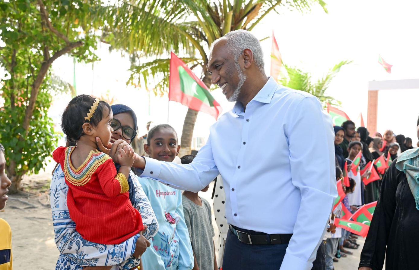 އިޖްތިމާޢީ ފޭރާން ހަރުދަނާކުރުމުގެ އެންމެ އިސް އަސާސަކީ ބަދަހި ޢާއިލާތަކެއް ބިނާކުރުން
