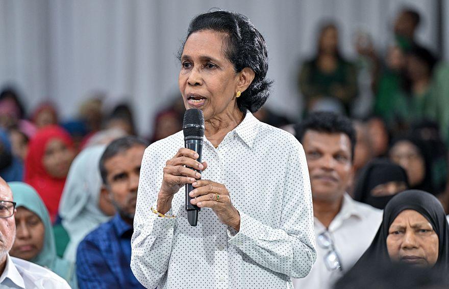 ރާއްޖޭގައި މުސާރަ އެންމެ ބޮޑުވާންޖެހޭނީ އެންމެ ބުރަކޮށް މަސައްކަތް ކުރާ ޓީޗަރުންނާއި ނަރުހުންގެ: ރާޝިދާ