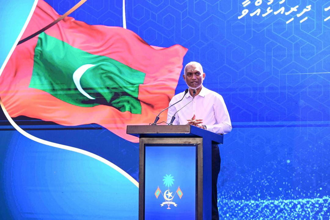 ލަންކާގައި ދިރިއުޅޭ ދިވެހީންނަށް ވިސާގެ މައްސަލަތަކަށް ދާއިމީ ހައްލެއް ގެނެސްދޭނަން: ރައީސް