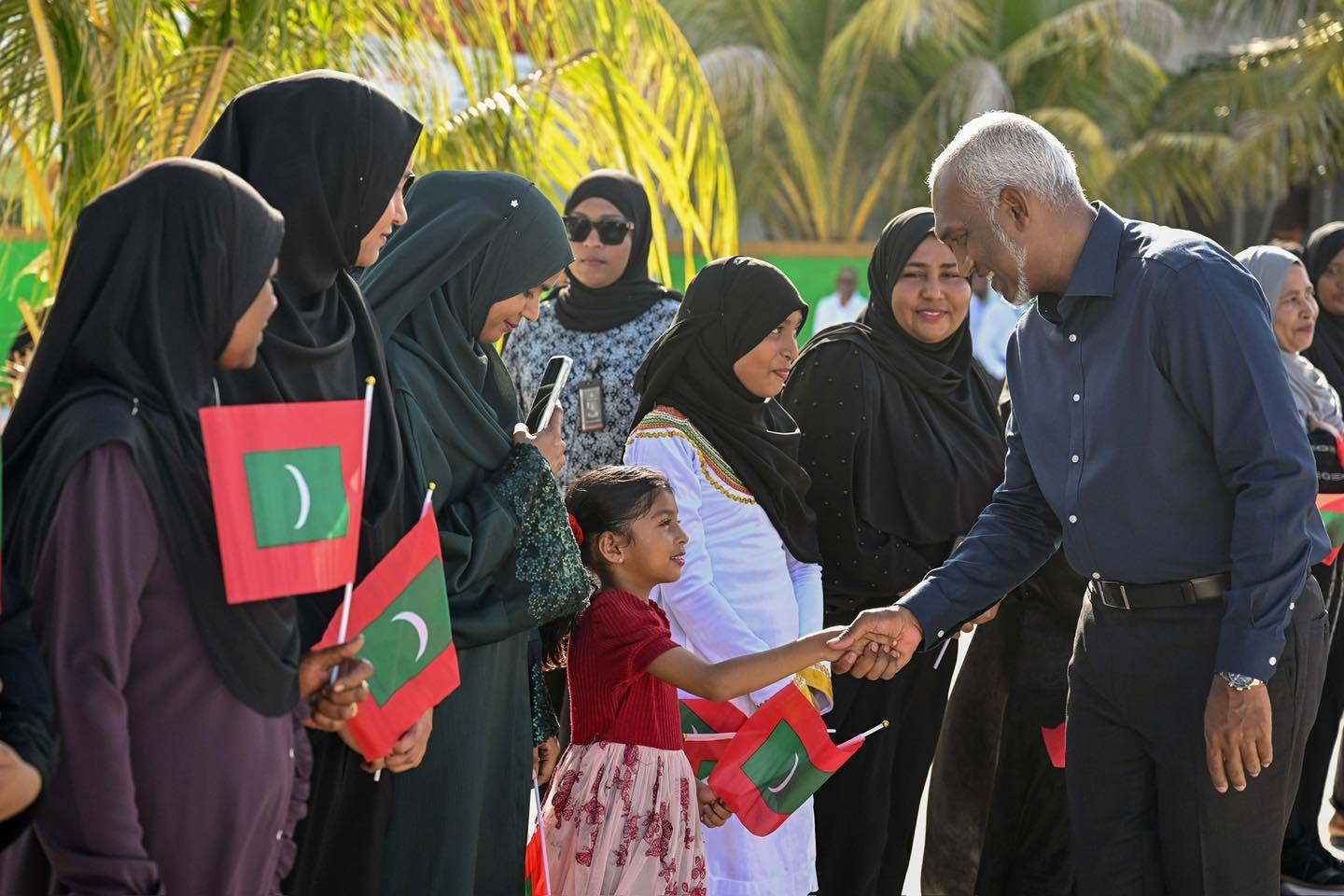 ކުޑަކުދިންނަށް ހަގީގީ ލޯބިދިނުމަކީ އެކުދިންނަށް ދީނާއި ދުނިޔެ އުނގަންނައިދިނުން: ރައީސް