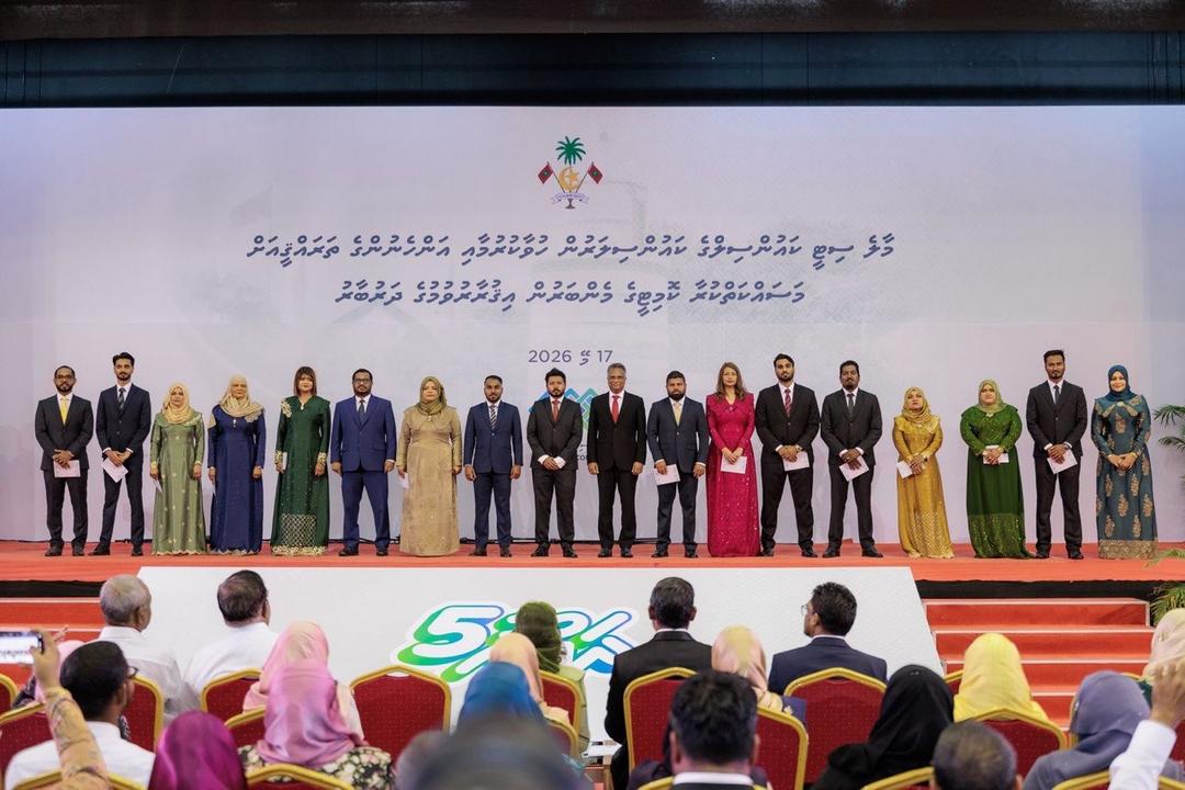 ކައުންސިލްތަކަށް އިންތިހާބުވި ކައުންސިލަރުން ހުވައިކޮށްފި