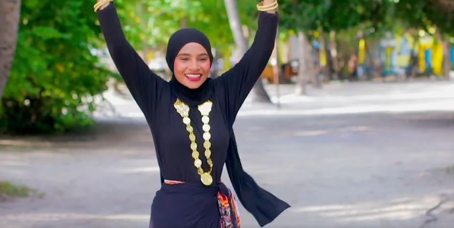 ވައި.ޑީ ވިލި އީދު ފޯރި ވަރަށް ފޯރިގަދަ، ތަފާތު ކުޅިވަރުތަކާއެކު ސަގާފީ ހަރަކާތްތައް ދައްކުވައިދޭ، ވައިޑީން އެދެނީ ކުޅިވަރުބެލުމަށް މާލޭގައި މަޑުކުރަން