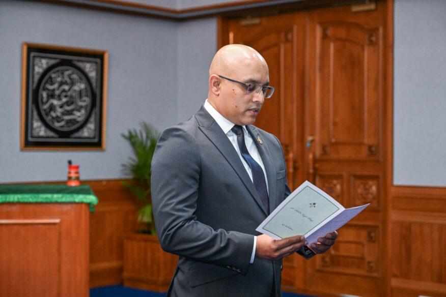 އާ މާލީ ވަޒީރަށް ރުހުން ދިނުމުގެ މައްސަލަ މަޖިލީހުގެ ކޮމިޓީއަށް