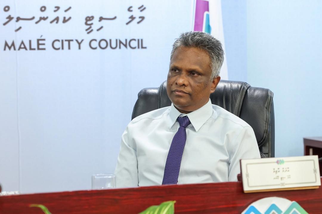 ކަނޑުތައް ޙިމާޔަތްކޮށް، އަންނަން އޮތް ޖީލުތަކަށް ފޯރުކޮށްދިނުމަށް މަސައްކަތްކުރަން ޖެހޭ: މޭޔަރު އާޒިމް
