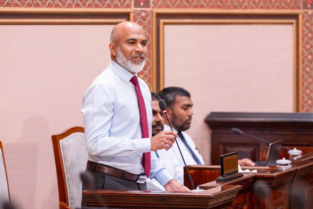 ސްކޫލުތަކުގެ ނަން ބޭނުންކޮށްގެން ޔޫނިއަންތައް ނުއުފެއްދޭނެ: ވަޒީރު ޝަފީއު