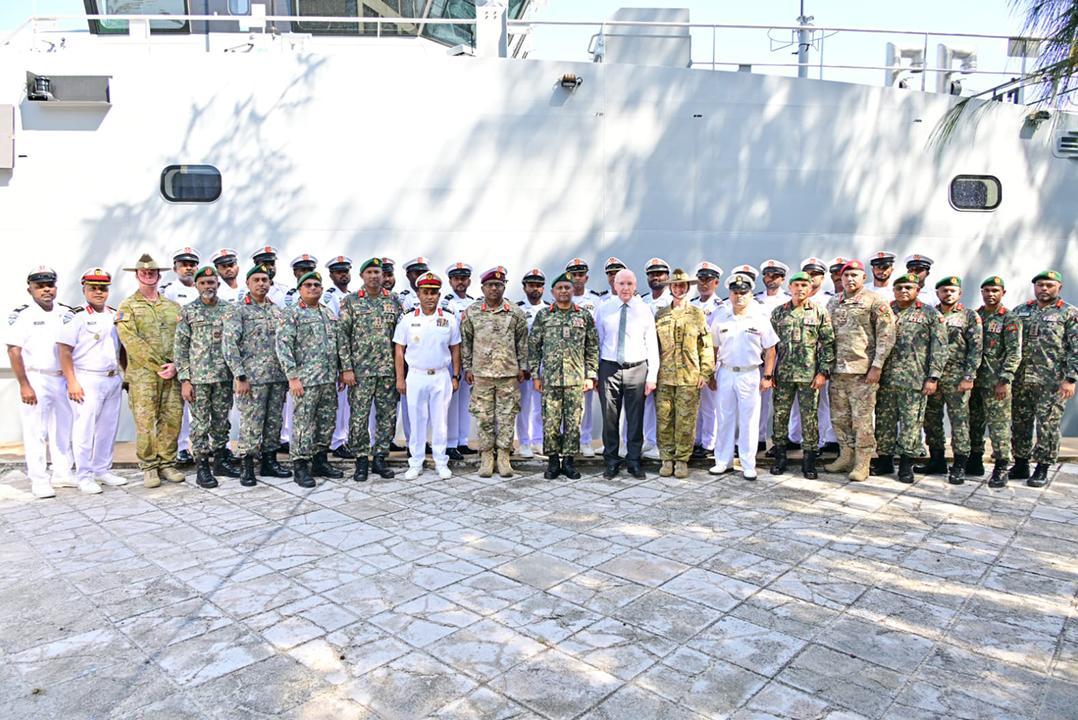 ހިލޭއެހީގެ ގޮތުގައި އޮސްޓްރޭލިއާ އިން ހަދިޔާކުރި ނޭވީ މަނަވަރު ދިވެހިރާއްޖެއަށް ގެނެސްފި