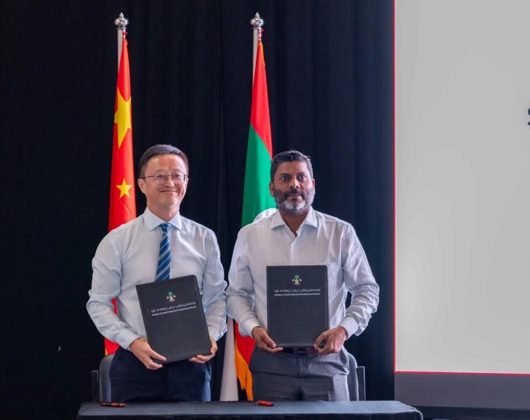 ޗައިނާ ސަރުކާރުން ރާއްޖެއަށް ގިނަ އަދަދެއްގެ ކުޅިވަރު ސާމާނު ހަދިޔާކޮށްފި