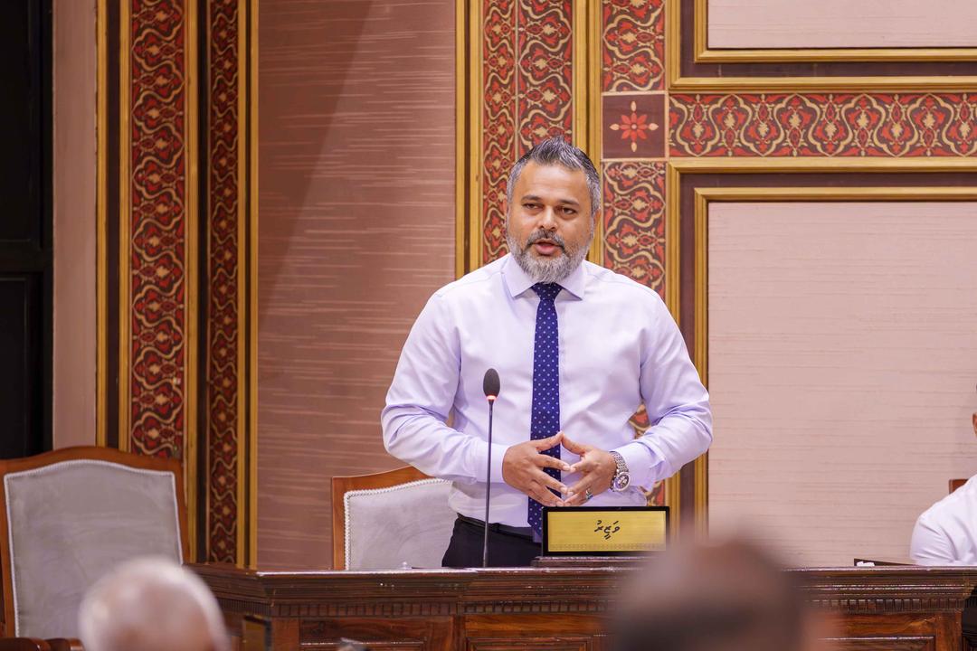 ރިސޯޓްތަކަށް ފަރުމަސް ވިއްކޭނެ އިންތިޒާމްތައް ހަމަޖައްސަނީ: ވަޒީރު ޝިޔާމް