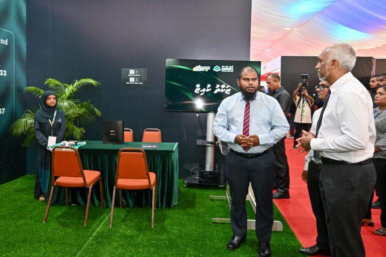 މޯލްޑިވްސް ފައިނޭންޝަލް އެކްސްޕޯ ގައި މޯލްޑިވްސް ޒަކާތު ހައުސްއިން  4 ފޮތެއް ނެރެފި