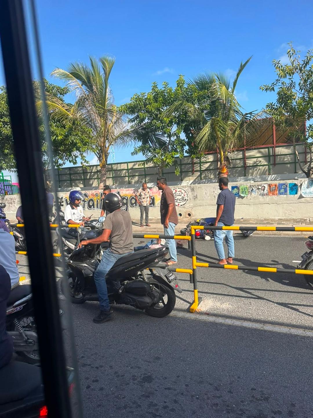 ބޮޑުތަކުރުފާނު މަގުގައި ނުރައްކާތެރި އެކްސިޑެންޓެއް، ހިނގާ އެކަކު ނިޔާވެއްޖެ