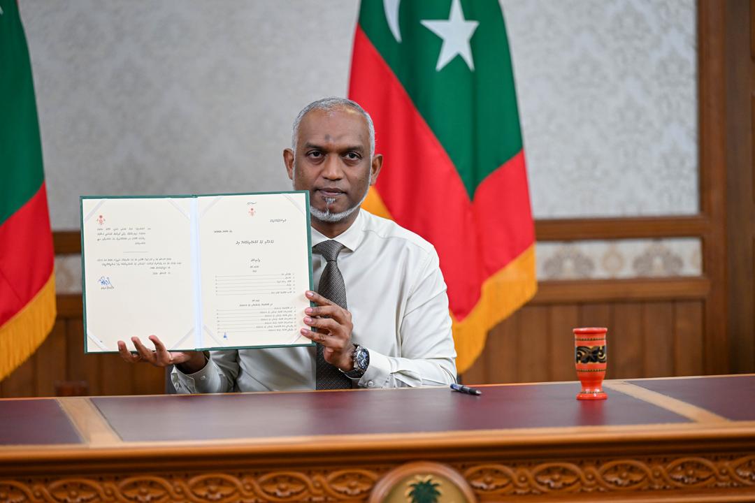 ރައީސުލްޖުމްހޫރިއްޔާ، ފަޅުރަށާއި ފަޅު ކުއްޔަށްދިނުމާބެހޭ ބިލު ތަސްދީޤުކުރައްވައިފި