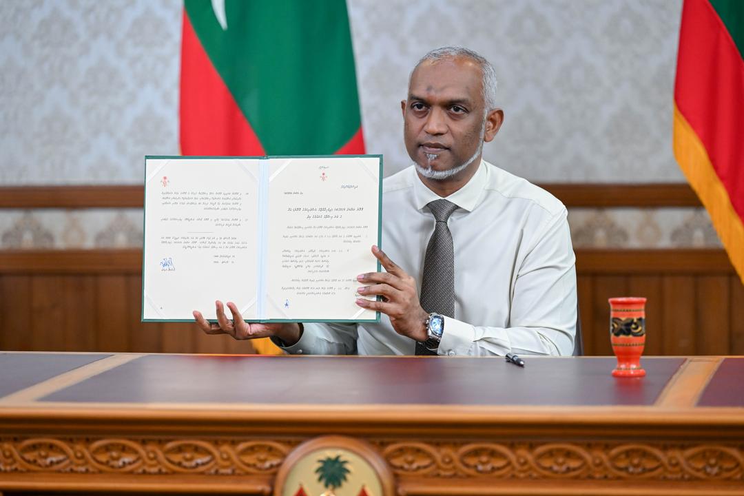 ދިވެހިރާއްޖޭގެ މަސްވެރިކަމުގެ ޤާނޫނަށް 2 ވަނަ އިޞްލާޙު ގެނައުމުގެ ބިލު ރައީސުލްޖުމްހޫރިއްޔާ ތަޞްދީޤުކުރައްވައިފި