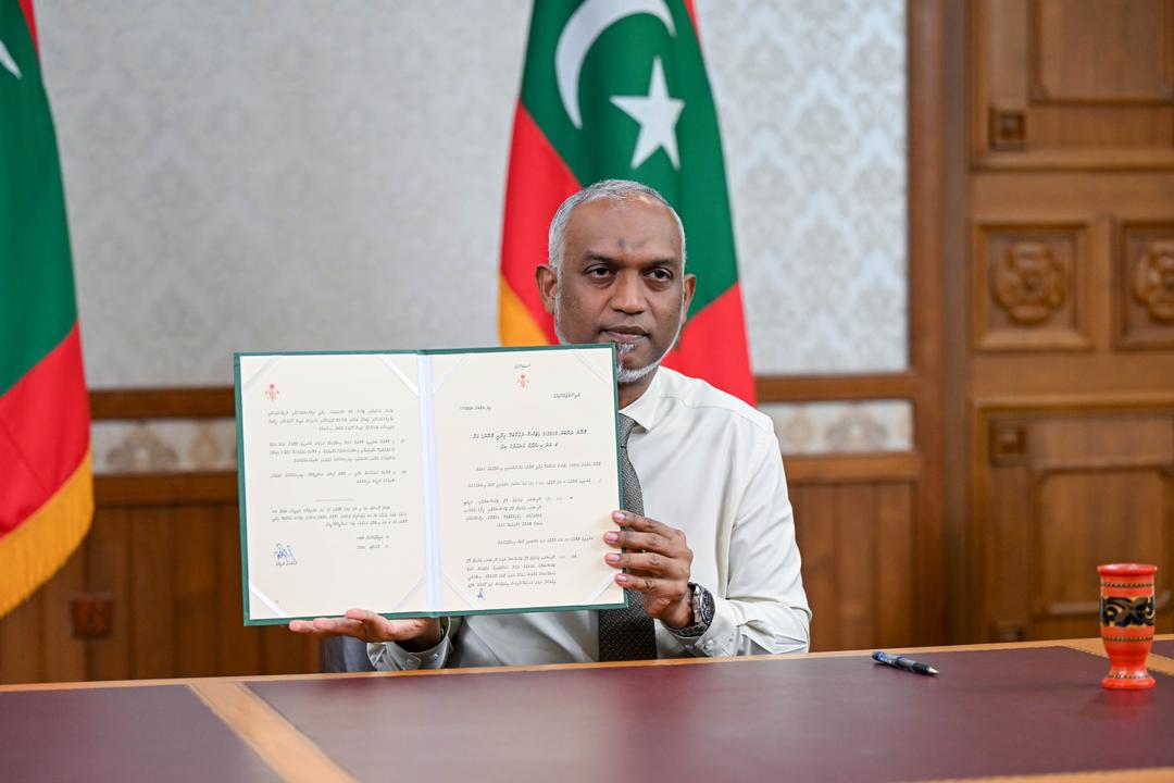 ރައީސުލްޖުމްހޫރިއްޔާ، ޓެކްސް ނެގުމާބެހޭ އިދާރީ ޤާނޫނަށް 4 ވަނަ އިޞްލާޙު ގެނައުމުގެ ބިލު ތަސްދީޤުކުރައްވައިފި
