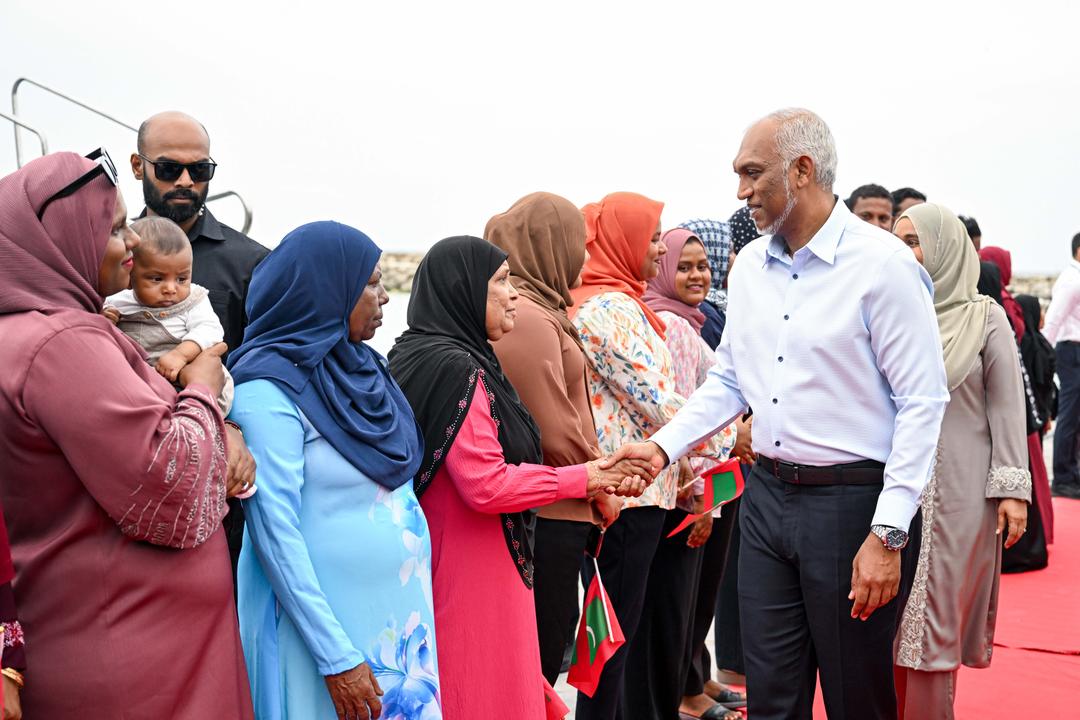 ރައީސުލްޖުމްހޫރިއްޔާގެ ދެކަނބަލުން އުކުޅަހަށް ކުރެއްވި ދަތުރުފުޅު ނިންމަވާލައްވާ މާލެ ވަޑައިގަންނަވައިފި