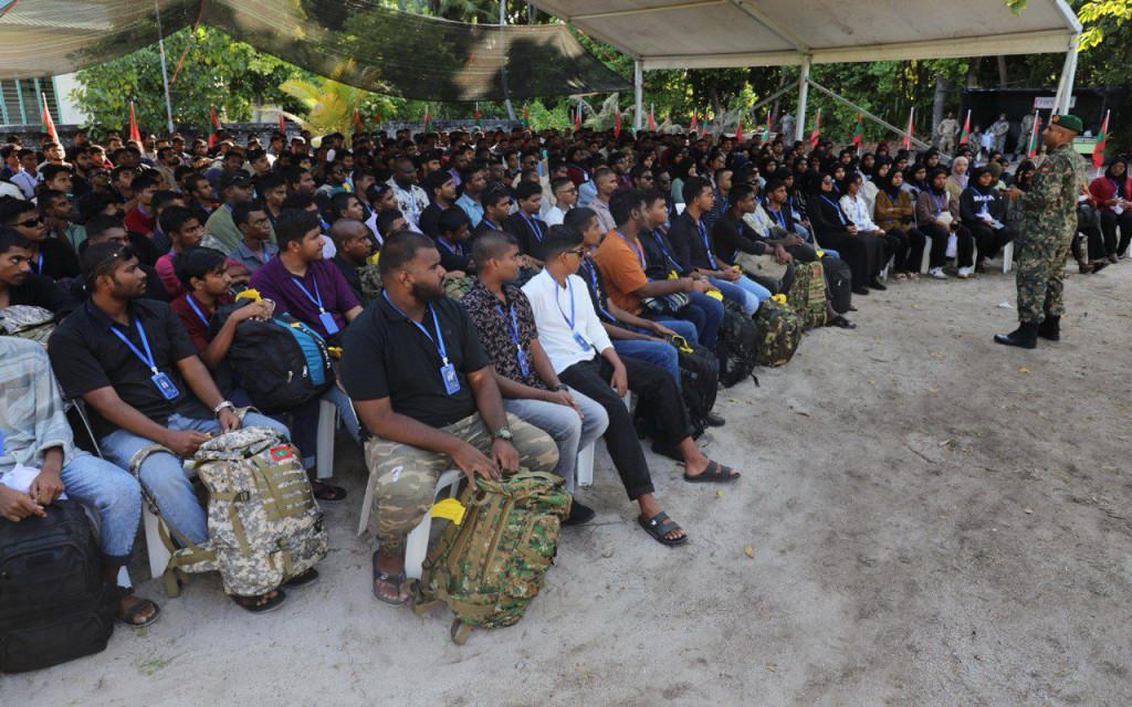 ވަޠަނީ ޚިދުމަތް: 4ވަނަ ބެޗަށް ކުދިން ހޮވަން ފަށައިފި