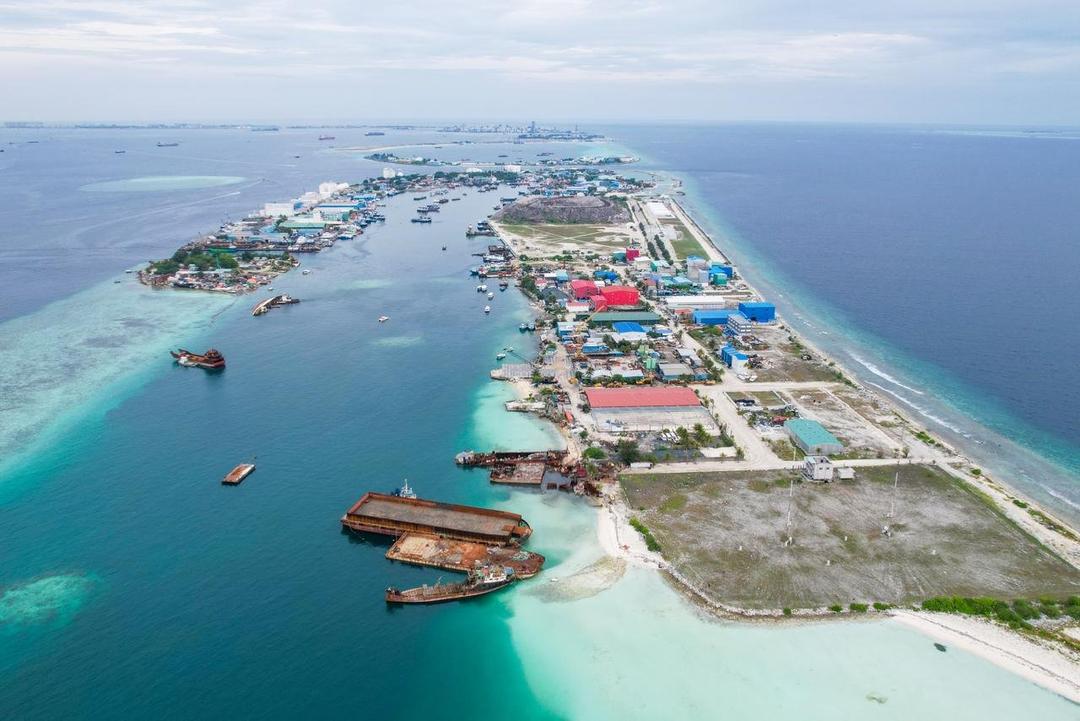 ވިޔަފާރި ބަނދަރު ބަދަލުކުރަން ތިލަފުށި ފަޅުގައި ހުރި އުޅަނދުތައް ނަގަން އަންގައިފި