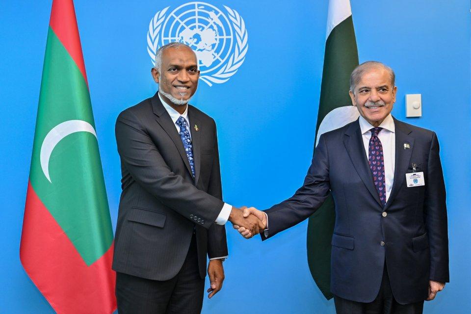 ރައީސް ޕާކިސްތާނުގެ މިނިވަންދުވަހުގެ ތަހުނިޔާ ފޮނުއްވައިފި