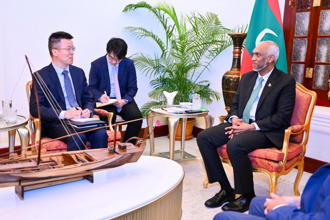 ޗައިނާގެ ކޮމިއުނިސްޓް ޕާޓީގެ ވަފުދެއް، ރައީސްގެ އަރިހަށް