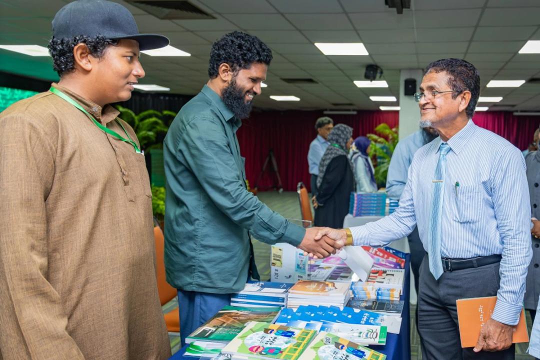 މަޢުރިފާ" ފޮތް މައުރަޒު އޮކްޓޫބަރު 1 އިން 3 އަށް