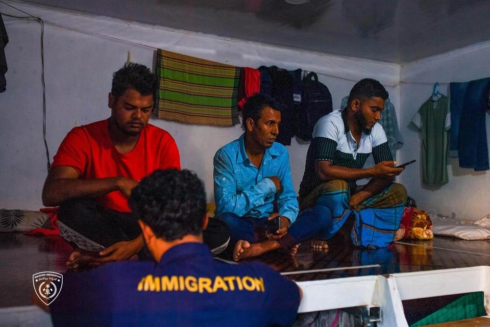 ތޮއްޑޫގައި ހިންގި އޮޕަރޭޝަނުގައި 107 ބިދޭސީން ހައްޔަރުކޮށްފި