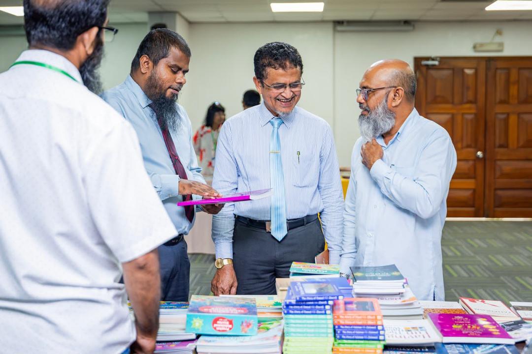 "މައުރިފާ" ފޮތް މައުރަޒު މާދަމާ ފަށަނީ