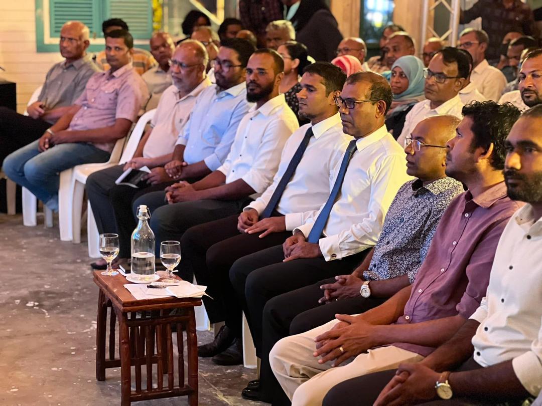  ރައިސް ނަޝީދު އިސްވެ ހުންނަވާ އުފެއްދެވި ދަ ޑިމޮކްރެޓްސް ޕާޓީ އުވާލައިފި