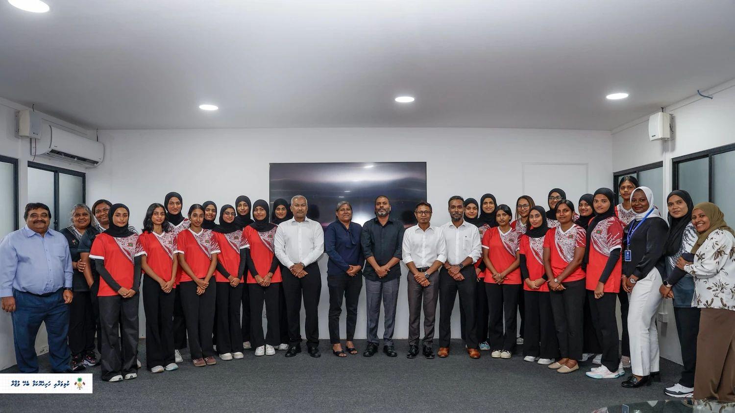 ހޮންކޮންގް މުބާރާތުން މެޑަލް ހޯދި ނެޓްބޯޅަ ދެ ޓީމާ ވަޒީރު ބައްދަލުކުރައްވުން