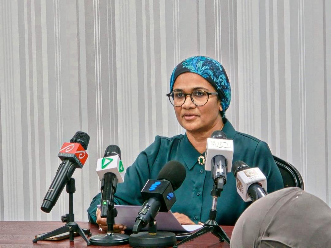 މި ސަރުކާރުގެ ކުރީގެ މިނިސްޓަރު ޑރ. މަރިޔަމް މާރިޔާ ފޮރިން މިނިސްޓްރީގެ އެމްބެސެޑާ އެޓް ލާޖުގެ މަގާމަށް