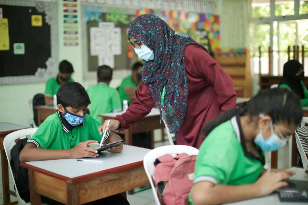 ރިޕޯޓް: ޓީޗަރުންގެ ފަރާތުން ތިބާއަށް ލިބުނު ތަޖުރިބާއަކީ ކޮބާ؟ އެމީހުން އެ ކުރަނީ ޤައުމީ ޖިހާދަކަށް ނުވާނެތަ؟